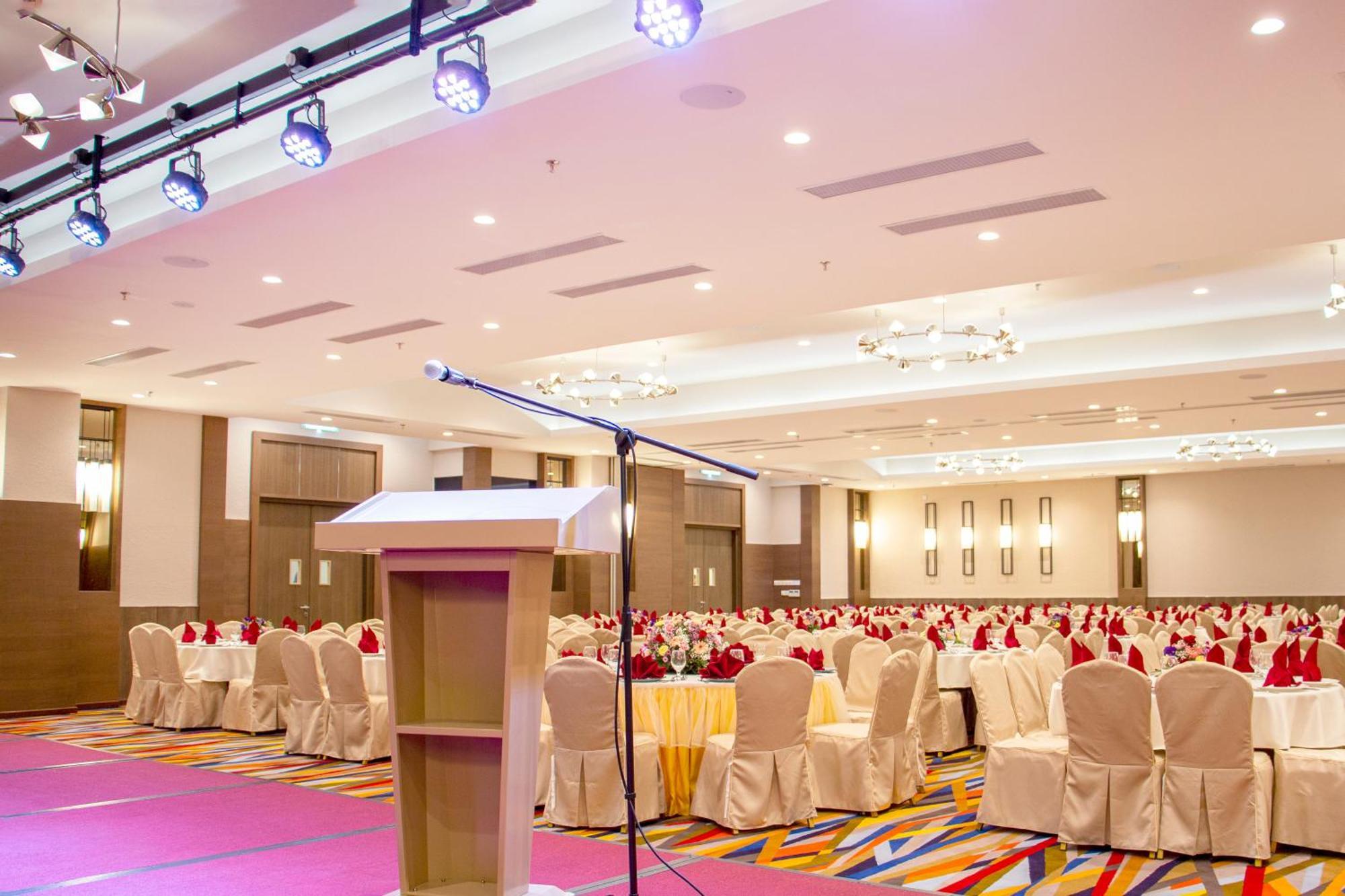 Arena Premier Hotel Seremban Exteriör bild